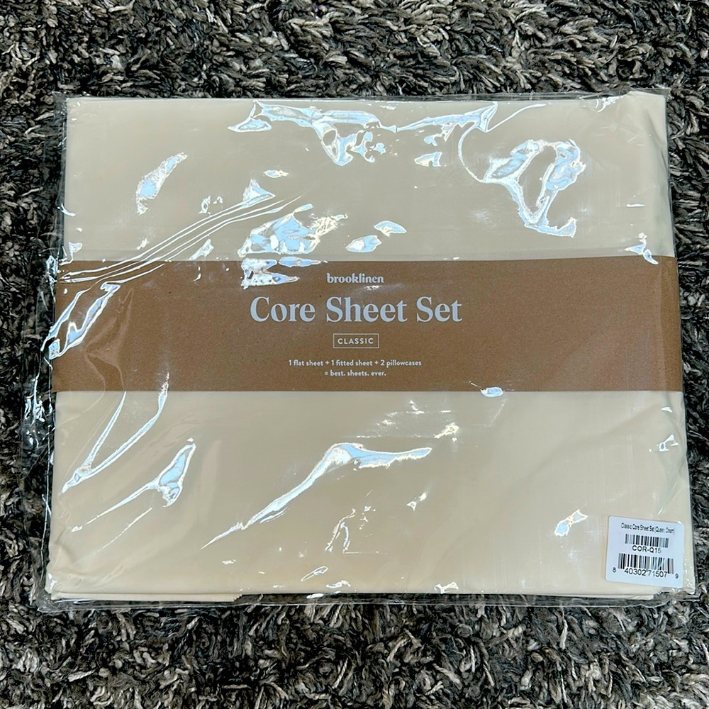 Brooklinen Top Sheet and 2 Pillow Cases